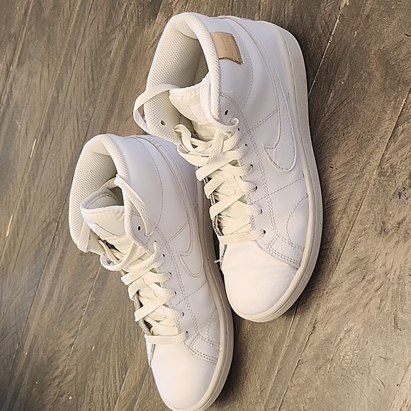 Nikes - Picture 1 of 4